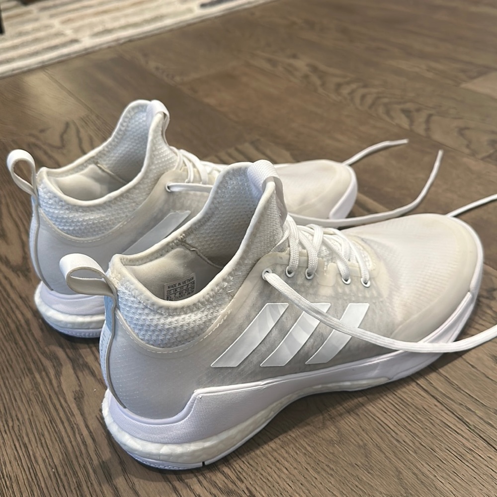 Women’s Adidas Crazyflight White Volleyball Shoes | Size 8.5